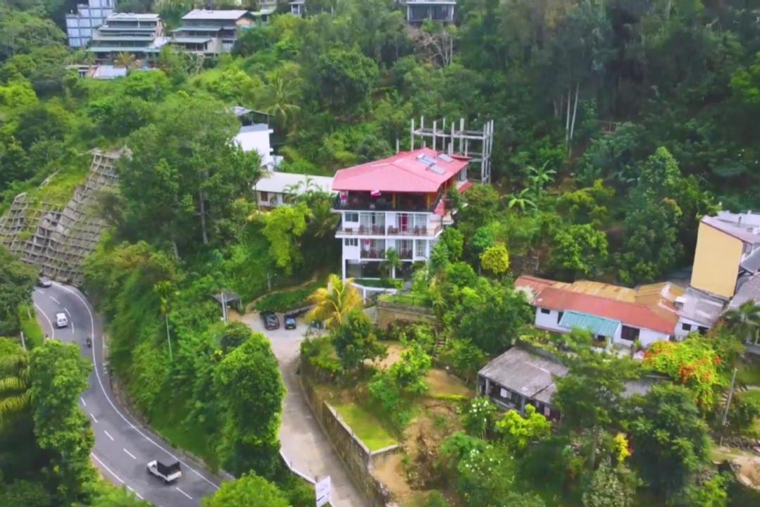 The Peak Ella Hotel Exterior photo
