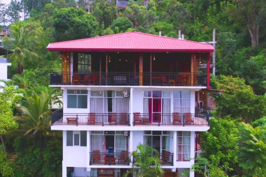The Peak Ella Hotel Exterior photo